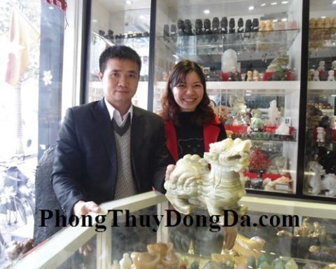 Chị Hà - khách hàng  mua tỳ hưu Bắc Kinh xanh khủng BKX-L