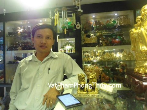 Anh Tùng - khách hàng mua kim bài Thiên Quan Tứ Phước CC1160 và cặp Kỳ Lân đồng D149