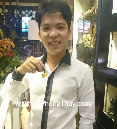Anh Long - Khách mua Tỳ hưu hoàng long đứng đeo cổ S022