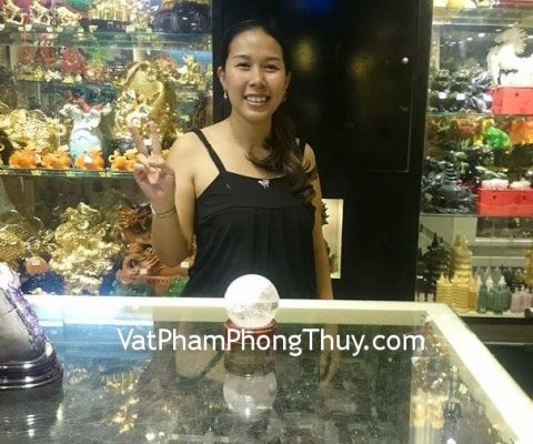 Chị Thy - Khách hàng mua Quả cầu thạch anh trắng M188-4072