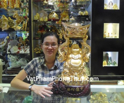 Chị Hà - khách hàng mua tượng Di Lạc đỉnh vàng H240G