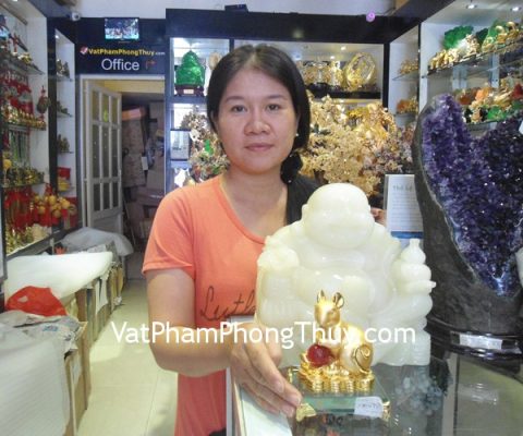 Chị Thu Hà - khách hàng mua tượng chuột bột đá H417G