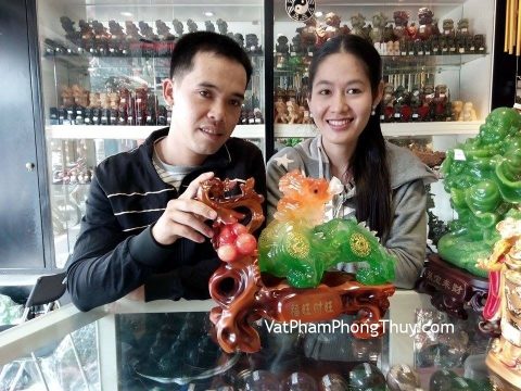 Chị Lan - khách hàng mua tượng Tỳ Hưu H126G