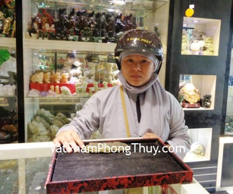 Cô Giác Chính - khách hàng mua tiền hoa mai liền CC1139, tiền xu càn long CC2008, gà đồng D103