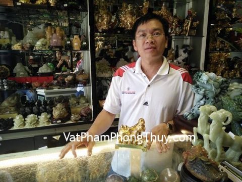 Anh Cảm - khách hàng mua tượng khỉ kéo vàng K078M