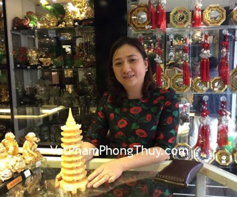 Chị Bắc - khách hàng mua tháp văn xương đá Hoàng Long 9 tầng lớn HM065
