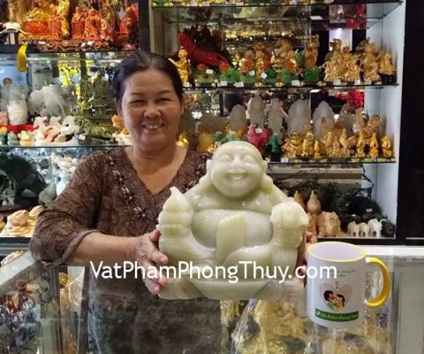 Cô Vinh - khách hàng mua tượng Phật Di Lạc cẩm thạch ngồi PDL-CTN