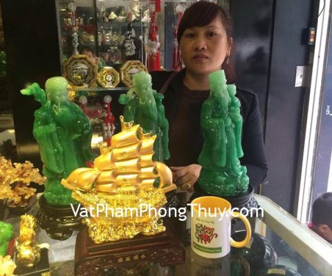 Chị Tuân- khách hàng mua bộ tam đa trung đế gỗ tròn G157A, thuyền buồm vàng K165A, cây tài lộc KC007 và tiền hoa mai liền CC1139