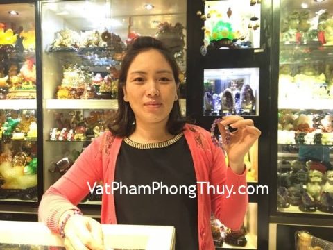 Chị Thủy - khách hàng mua chuỗi đá thạch anh tím xen thạch anh vàng Nam Phi S6216-S5-2967