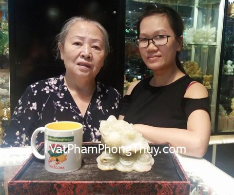Chị Diễm - Khách hàng mua Thiềm thừ cẩm thạch trung CTT-M