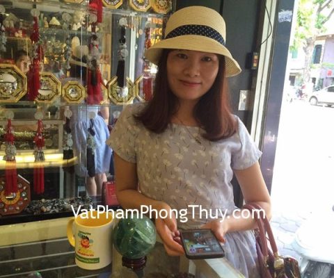 Chị Nhàn- khách  hàng mua quả cầu đá dạ quang xanh GM144-S2-4385