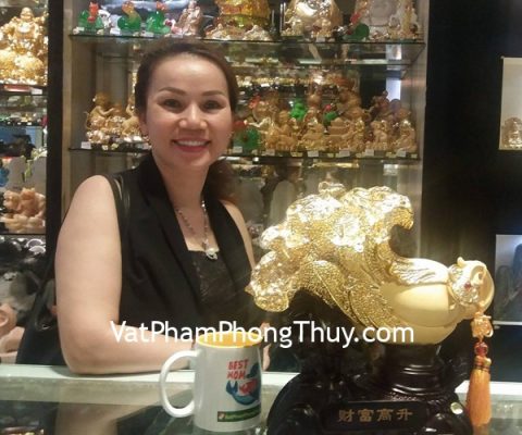 Chị Tuyết- khách hàng mua bắp cải vàng trên đế gỗ K178M và xâu tiền lục đế CC1135