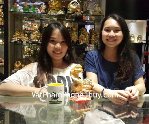 Chị Thanh - khách hàng phong thủy mua chuông gió 5 ống CG1257, tượng rắn mạ vàng H435G và mặt cú mèo thạch anh tím S6081
