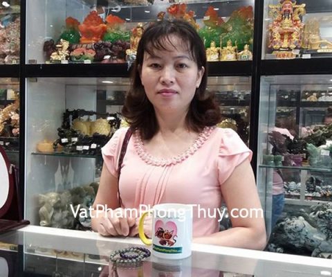 Chị Hương - khách hàng mua chuỗi thạch anh tím đậm A+  S6651-1418 và chuỗi thạch anh tóc xanh A+ S6650-3213