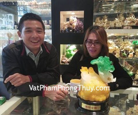 Chị Dung - khách hàng mua tượng thiềm thừ cõng bắp cải G161A