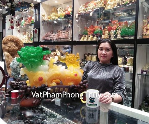 Chị Tuyền- khách hàng mua tượng tỳ hưu kéo bắp cải G165A
