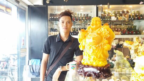 Anh Vũ - khách hàng mua tượng Phật Di Lạc ngọc vàng C128A