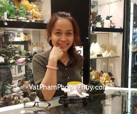 Chị Vy - khách hàng mua Chuỗi thạch anh hồng Madcarca A+ S6658-S3-2703, ấn rồng lam ngọc GM035 và gậy như ý bạch ngọc HM084