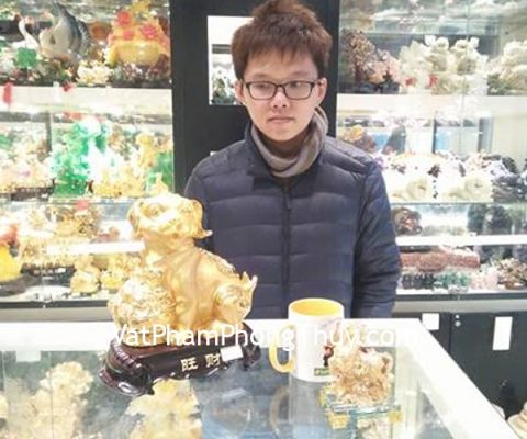 Anh Tùng - khách hàng mua tượng chó ôm mâm vàng C017A