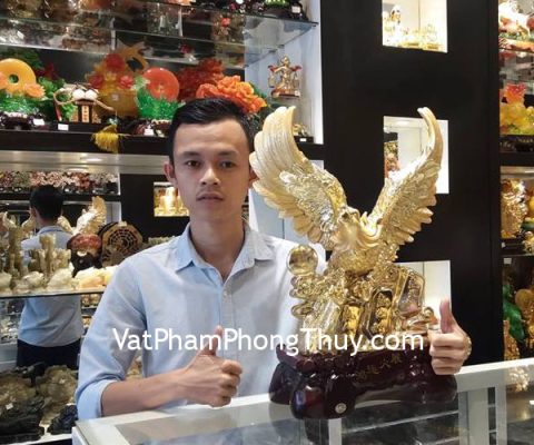 Anh Hiếu - khách hàng mua tượng đại bàng tung cánh H482G