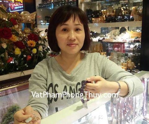 Cô Sét - khách hàng mua chuỗi thạch anh tím nhạt S6215-S5-941