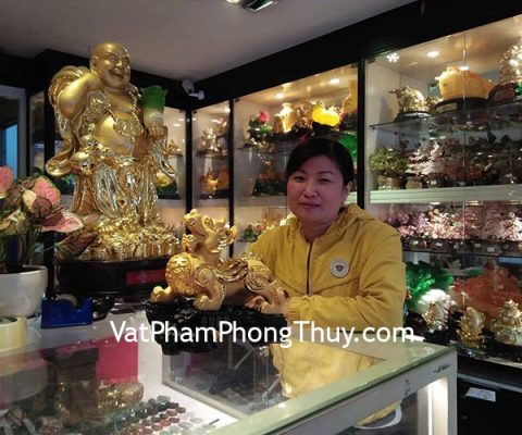 Chị Loan- khách hàng mua tượng tỳ hưu sa kim vảy rồng C045A