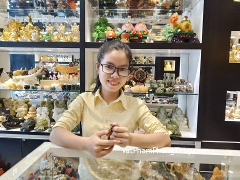 Chị Hoàng - khách hàng chuỗi chuỗi tỳ hưu đá mắt mèo S6816