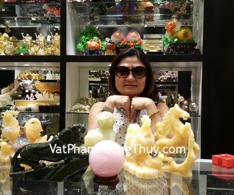 Chị Mỹ - khách hàng mua vòng tay đá quý phong thủy S6780, S6751, S6747, quả cầu thạch anh hồng M181-6257, tượng khỉ đá cẩm thạch K888M, và mã thượng phong hầu AHM126