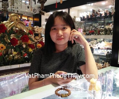 Chị Dung - khách hàng mua Mặt ve phỉ thúy, ve thạch anh hồng, chuỗi phỉ thúy vàng nâu, tỳ hưu mắt mèo và long quy.