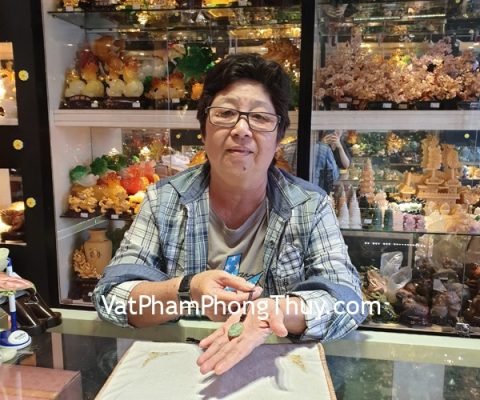 Cô Phượng - khách hàng mua Phật bản mệnh Hư Không Tạng Bồ tát Ngọc Phỉ thúy S6865-2