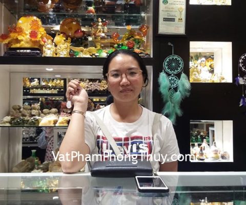 Chị Ngân - khách hàng mua mặt hồ ly thạch anh trắng S6496