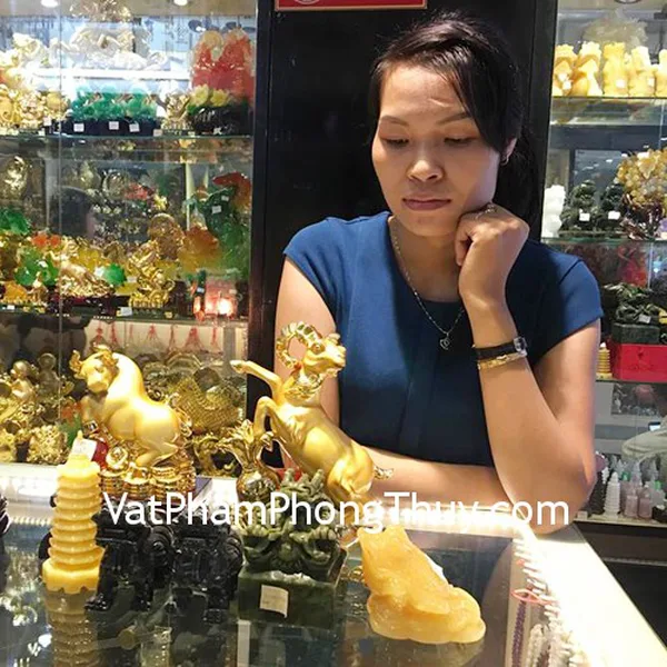 Chị Thu - Khách hàng mua Tỳ hưu bắc kinh chuẩn BKD-S, Trâu vàng H400G, Dê vàng H057G, Ấn rồng H037, Thiềm thừ hoàng long GM033