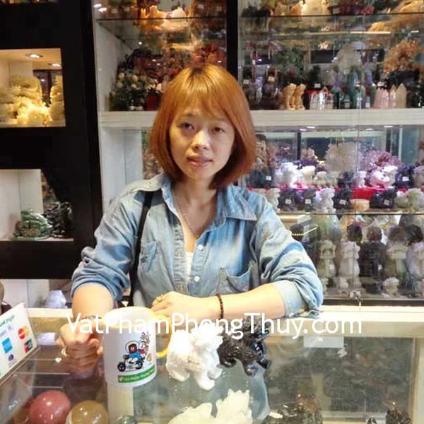 Chị Chi - khách hàng mua Tỳ hưu Bắc kinh đen chuẩn BKD-S, Tỳ hưu Bắc kinh trắng chuẩn BKT-S