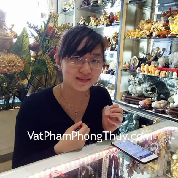 Chị Bảo Ngọc- khách hàng mua hồ ly thạch anh tím dáng đẹp S6343