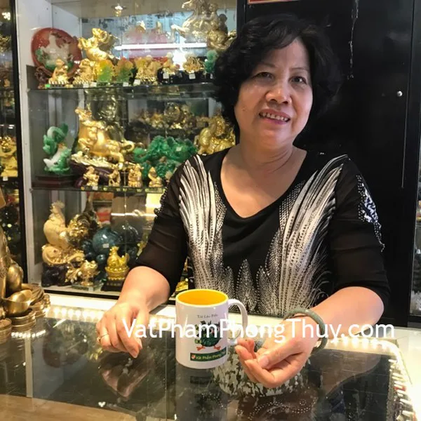 Cô Cúc - Khách hàng mua Vòng ngọc Myanmar VM105-8432