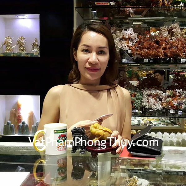 Chị Linh-khách hàng mua Tỳ hưu Bắc Kinh đen chuẩn và Thiềm thừ ngọc tủy TT-NT-S3-3302