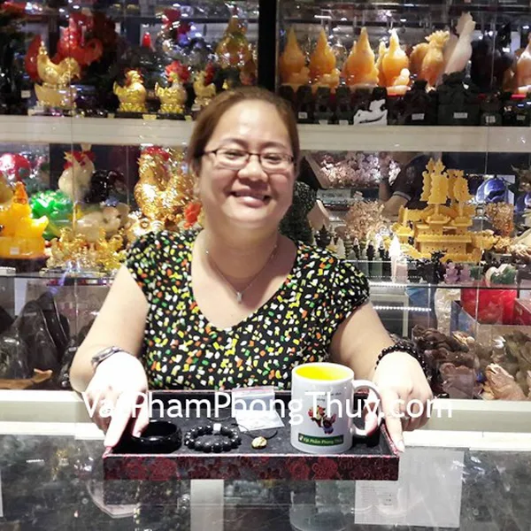 Chị Linh - khách hàng mua Vòng bản ngọc tủy đen S6476, Chuỗi thạch anh đen S6411, Phật A Di Đà  đá mắt mèo S6484-8