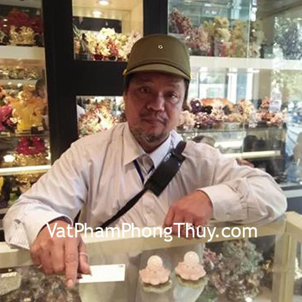 Chú Hà - khách hàng mua tượng sen hồng H081
