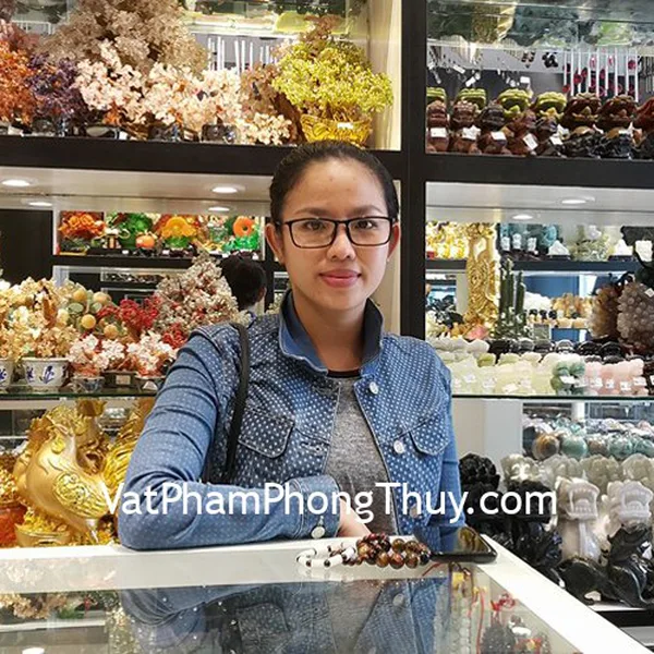 Chị Như - khách hàng mua chuỗi mắt mèo S6428, chuỗi Phỉ Thúy ống tròn hạt lựu S6678 và chuỗi mắt mèo đỏ 8 li S6443