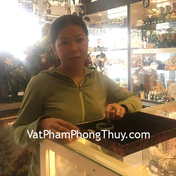 Chị Giàu- khách hàng mua vòng bản mã não xanh đậm S6478,chuỗi đồng tiền phỉ thúy S6677 và phật Thiên Thủ Thiên Nhãn S6640-1