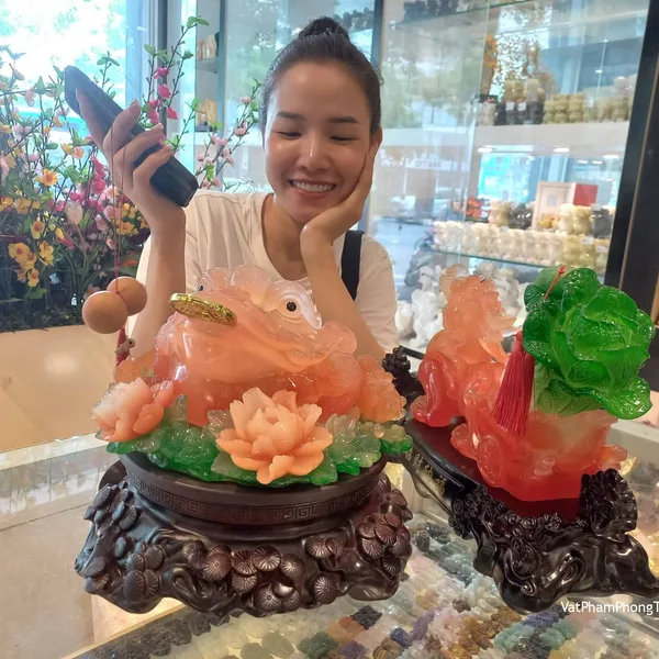 Chị Linh - Khách hàng mua Tỳ hưu cam kéo xe bắp cải có thiềm thừ C042A và Thiềm thừ đỏ K133M.