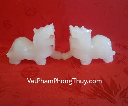 Tỳ hưu xanh đỉnh đầu đỏ trên bao tiền lớn - tạ địa sanh tài K122M