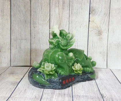 Tỳ hưu xanh ngọc bích trên tảng ngọc có mẫu đơn nhỏ - Chiêu Tài Bích Tà FLN040