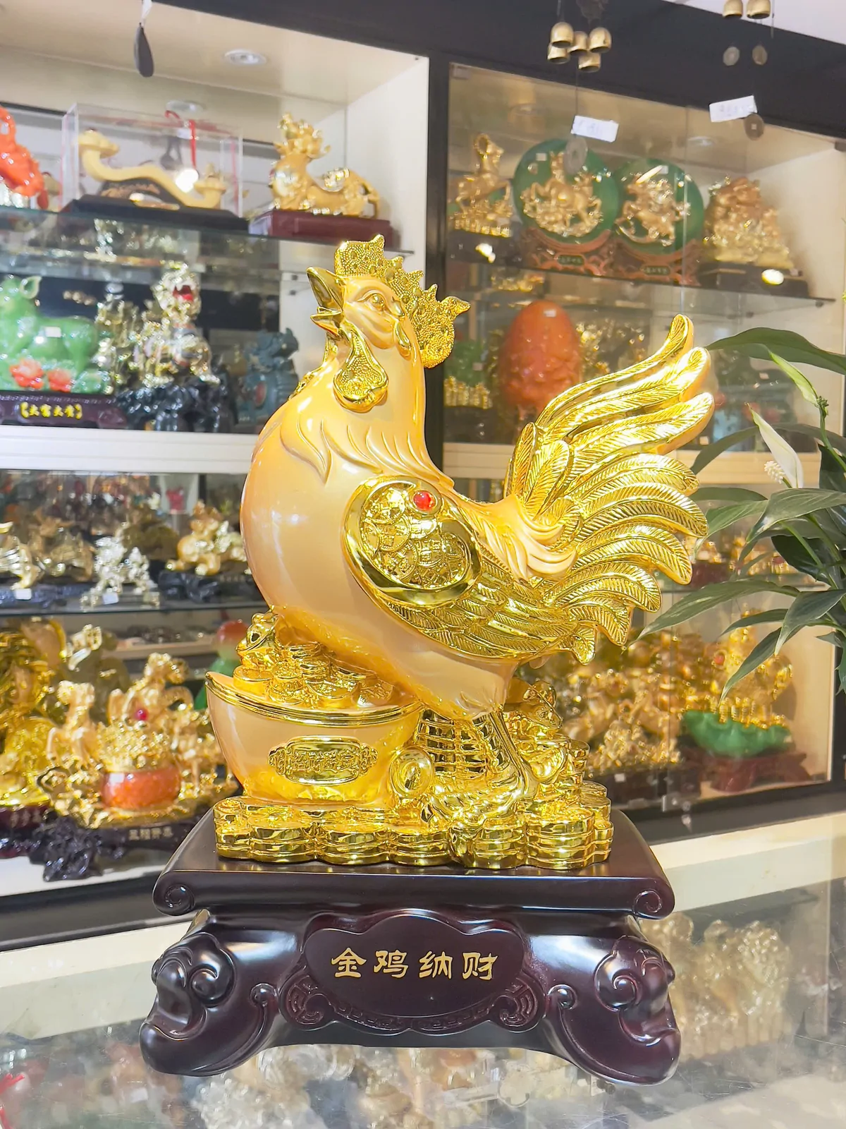 Gà trên kim bảo đống vàng - Kim kê nạp Phước G034A