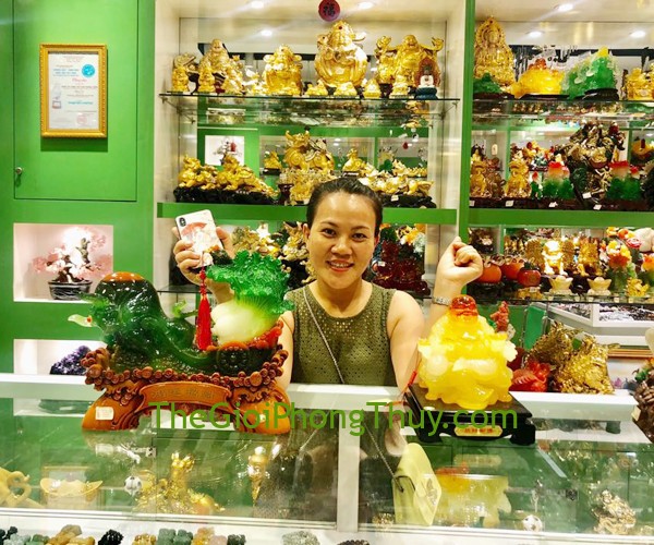 Chị Hiền - Khách hàng mua Trâu ngọc xanh kéo xe tiền bắp cải có thiềm thừ - Hồng vận chiêu tài FC111A