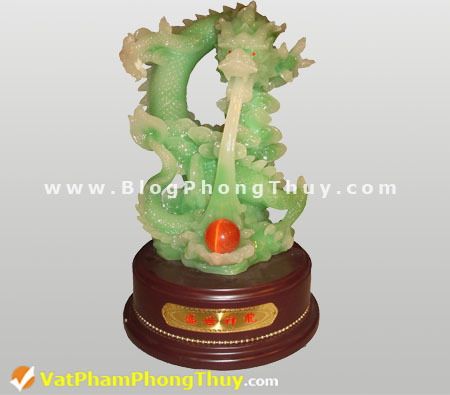 Rồng xanh đứng phun hồng ngọc