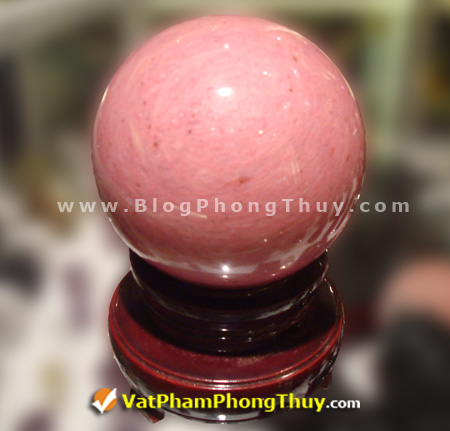 Quả cầu phong thủy đá hồng vân rhodonite