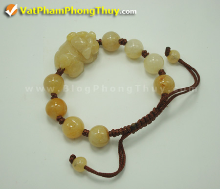 Vòng tay heo phong thủy bằng ngọc hoàng long 01