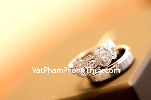 Chọn nhẫn cưới hợp phong thủy