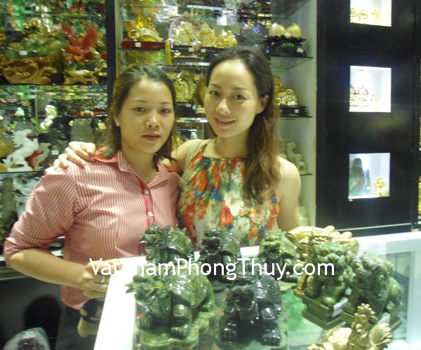 Chị Vân - khách hàng mua Long quy HM077, Sư tử đá M050, Cặp kỳ lân đồng D149, cá kim long D165, Rùa đồng D129 và Gà đồng D103